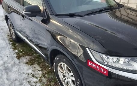 Mitsubishi Outlander III рестайлинг 3, 2015 год, 1 500 000 рублей, 2 фотография