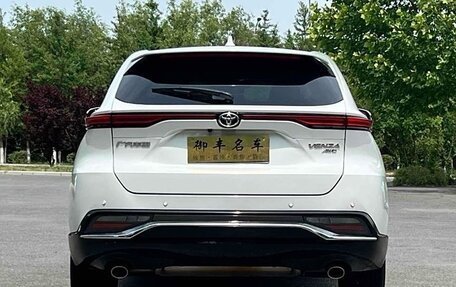 Toyota Venza, 2021 год, 4 050 000 рублей, 3 фотография