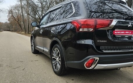 Mitsubishi Outlander III рестайлинг 3, 2015 год, 1 990 000 рублей, 6 фотография