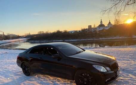 Mercedes-Benz E-Класс, 2009 год, 1 900 000 рублей, 8 фотография