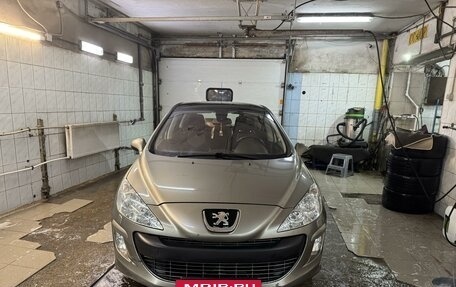 Peugeot 308 II, 2010 год, 720 000 рублей, 2 фотография