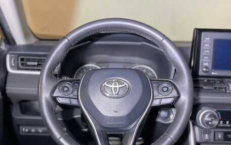 Toyota RAV4, 2021 год, 3 390 000 рублей, 9 фотография