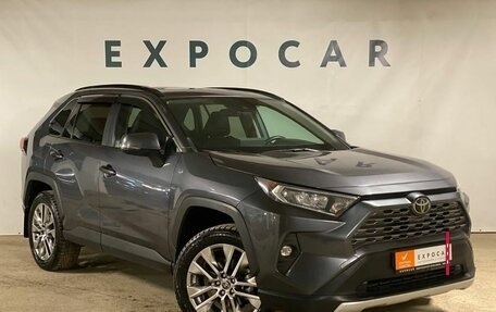 Toyota RAV4, 2021 год, 3 390 000 рублей, 7 фотография