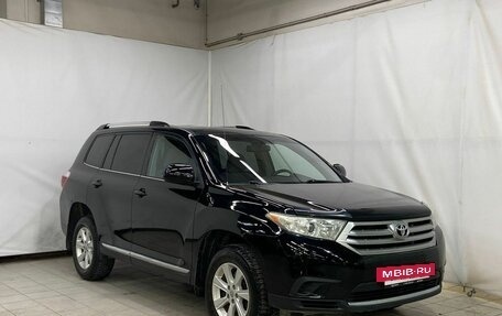 Toyota Highlander III, 2011 год, 2 330 000 рублей, 3 фотография