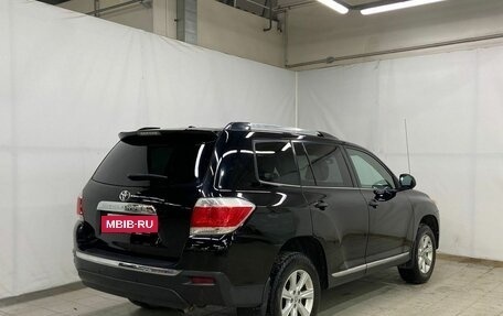 Toyota Highlander III, 2011 год, 2 330 000 рублей, 5 фотография