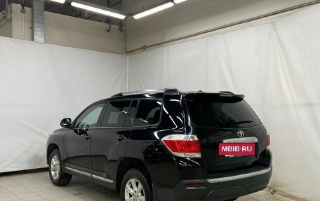 Toyota Highlander III, 2011 год, 2 330 000 рублей, 7 фотография