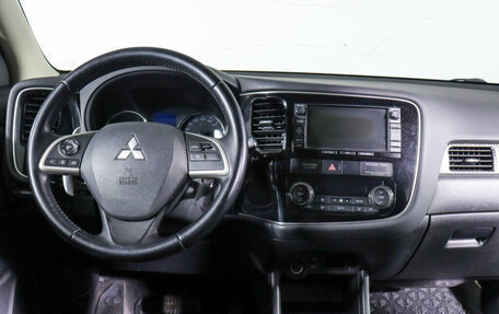 Mitsubishi Outlander III рестайлинг 3, 2012 год, 1 630 000 рублей, 12 фотография