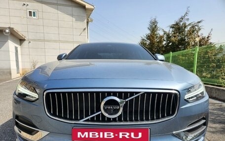 Volvo S90 II рестайлинг, 2019 год, 3 420 000 рублей, 2 фотография