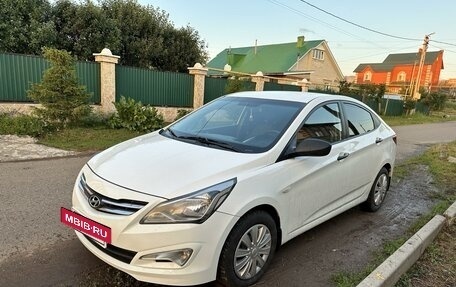 Hyundai Solaris II рестайлинг, 2015 год, 800 000 рублей, 2 фотография