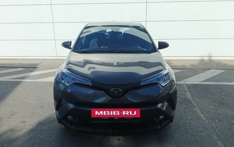 Toyota C-HR I рестайлинг, 2017 год, 1 999 000 рублей, 2 фотография