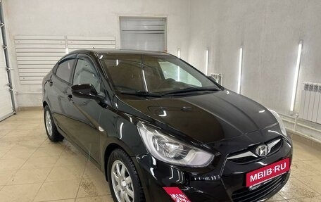 Hyundai Solaris II рестайлинг, 2011 год, 935 000 рублей, 2 фотография