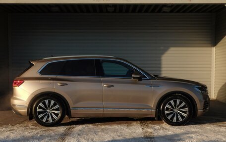 Volkswagen Touareg III, 2018 год, 5 049 000 рублей, 4 фотография