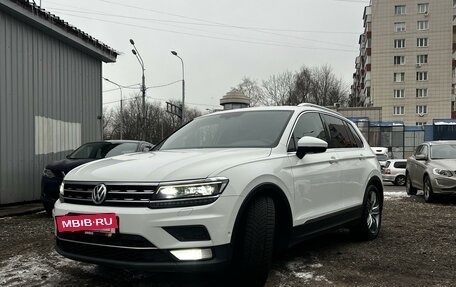 Volkswagen Tiguan II, 2017 год, 2 799 000 рублей, 2 фотография