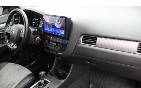 Mitsubishi Outlander III рестайлинг 3, 2015 год, 1 717 000 рублей, 5 фотография