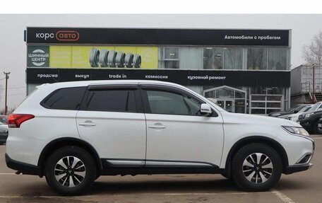 Mitsubishi Outlander III рестайлинг 3, 2015 год, 1 717 000 рублей, 4 фотография