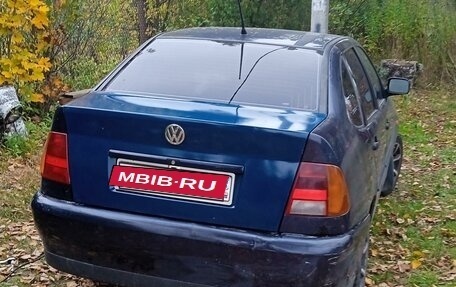 Volkswagen Polo III рестайлинг, 1998 год, 130 000 рублей, 2 фотография