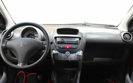 Peugeot 107 I рестайлинг, 2011 год, 543 000 рублей, 15 фотография