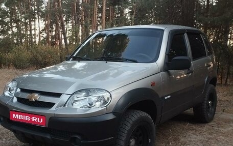 Chevrolet Niva I рестайлинг, 2011 год, 540 000 рублей, 1 фотография