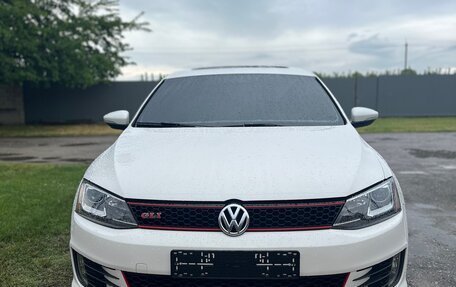 Volkswagen Jetta VI, 2014 год, 1 780 000 рублей, 2 фотография