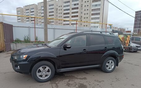 Mitsubishi Outlander III рестайлинг 3, 2012 год, 1 350 000 рублей, 3 фотография