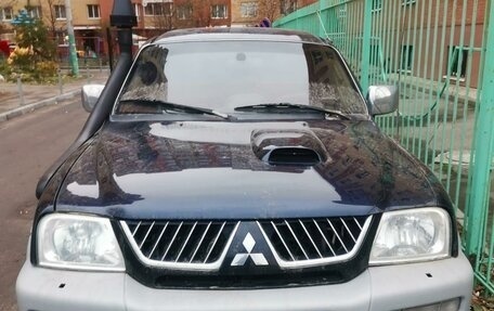 Mitsubishi L200 III рестайлинг, 2005 год, 870 000 рублей, 2 фотография