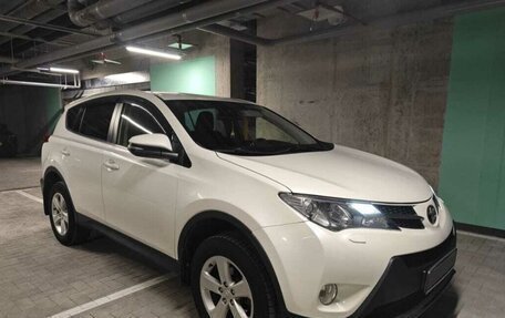 Toyota RAV4, 2013 год, 1 990 000 рублей, 3 фотография