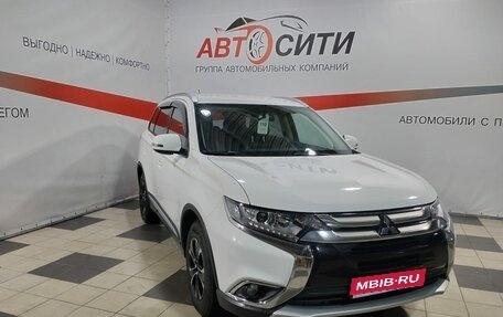 Mitsubishi Outlander III рестайлинг 3, 2016 год, 2 000 000 рублей, 1 фотография