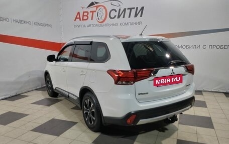 Mitsubishi Outlander III рестайлинг 3, 2016 год, 2 000 000 рублей, 5 фотография