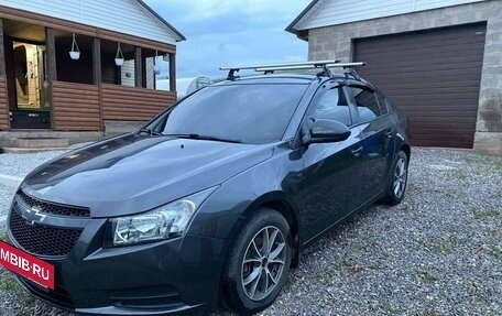 Chevrolet Cruze II, 2011 год, 850 000 рублей, 2 фотография