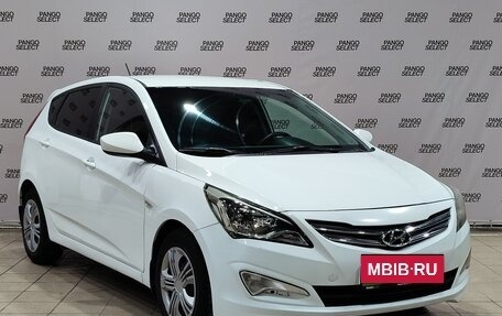 Hyundai Solaris II рестайлинг, 2015 год, 950 000 рублей, 3 фотография