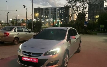 Opel Astra J, 2013 год, 910 000 рублей, 4 фотография