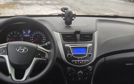 Hyundai Solaris II рестайлинг, 2013 год, 859 000 рублей, 4 фотография