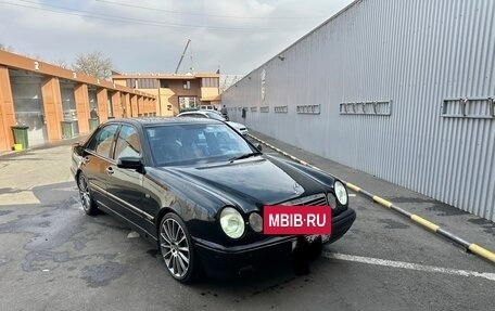 Mercedes-Benz E-Класс, 1998 год, 580 000 рублей, 3 фотография