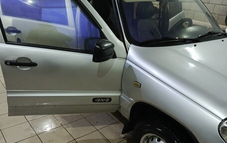 Chevrolet Niva I рестайлинг, 2003 год, 443 000 рублей, 6 фотография