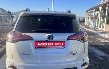 Toyota RAV4, 2019 год, 2 710 000 рублей, 4 фотография