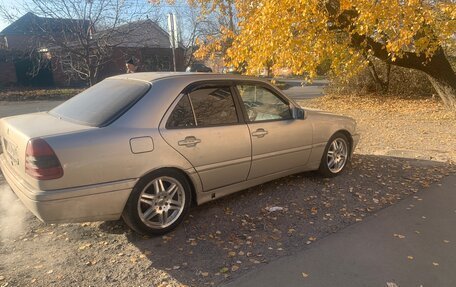 Mercedes-Benz C-Класс, 1994 год, 850 000 рублей, 2 фотография