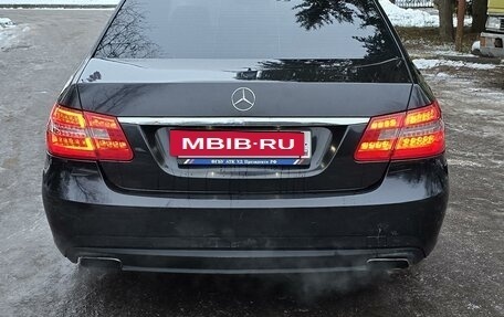 Mercedes-Benz E-Класс, 2011 год, 1 100 000 рублей, 3 фотография