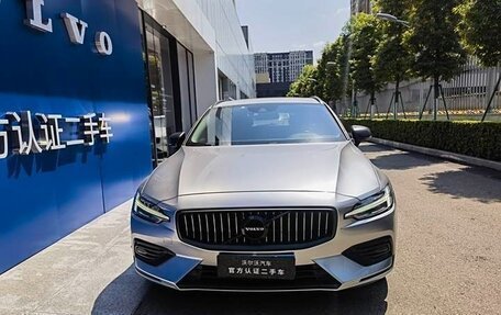 Volvo V60 II, 2020 год, 3 000 123 рублей, 2 фотография