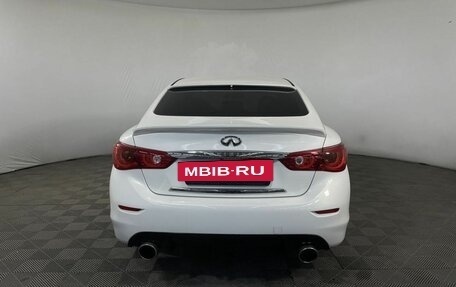 Infiniti Q50 I рестайлинг, 2014 год, 1 740 000 рублей, 3 фотография