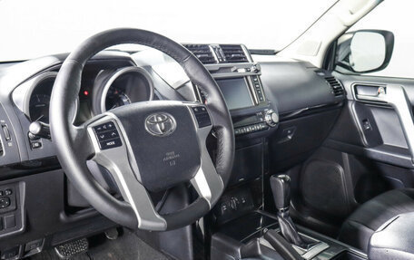 Toyota Land Cruiser Prado 150 рестайлинг 2, 2014 год, 3 745 000 рублей, 14 фотография