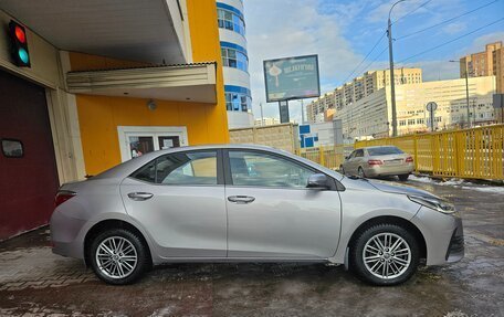 Toyota Corolla, 2018 год, 1 895 000 рублей, 3 фотография