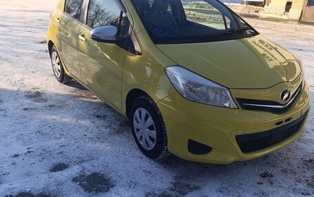 Toyota Vitz, 2013 год, 1 050 000 рублей, 4 фотография