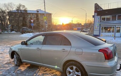 Toyota Avensis III рестайлинг, 2004 год, 700 000 рублей, 1 фотография