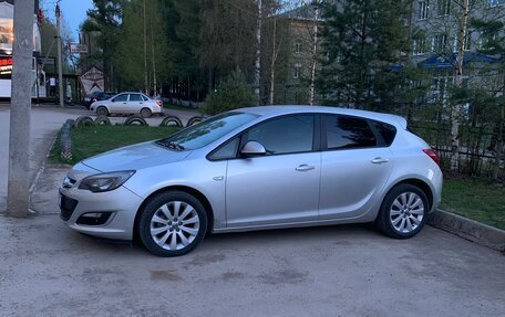 Opel Astra J, 2013 год, 1 020 000 рублей, 2 фотография