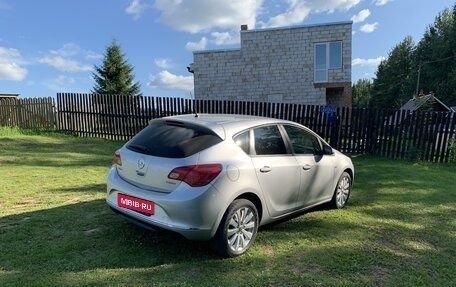 Opel Astra J, 2013 год, 1 020 000 рублей, 4 фотография