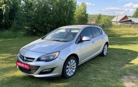 Opel Astra J, 2013 год, 1 020 000 рублей, 3 фотография