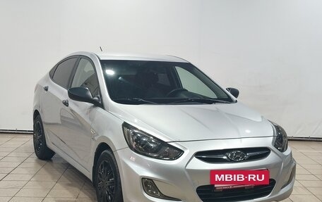 Hyundai Solaris II рестайлинг, 2011 год, 750 000 рублей, 3 фотография