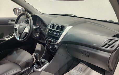 Hyundai Solaris II рестайлинг, 2011 год, 750 000 рублей, 14 фотография