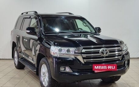 Toyota Land Cruiser 200, 2015 год, 5 850 000 рублей, 3 фотография