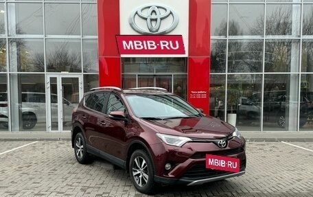 Toyota RAV4, 2017 год, 2 650 000 рублей, 3 фотография